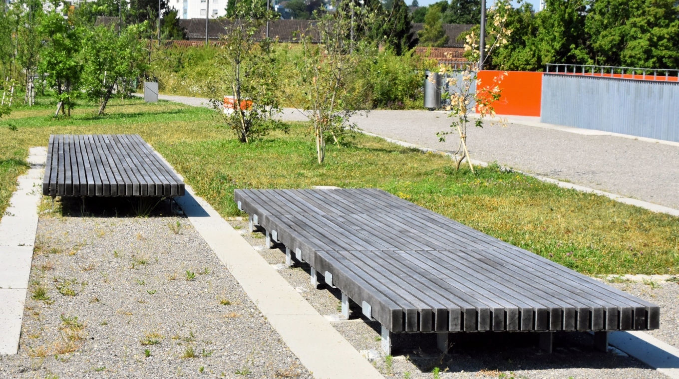 Velopa_Einhausung_Schwamendingen_Sitzbank
