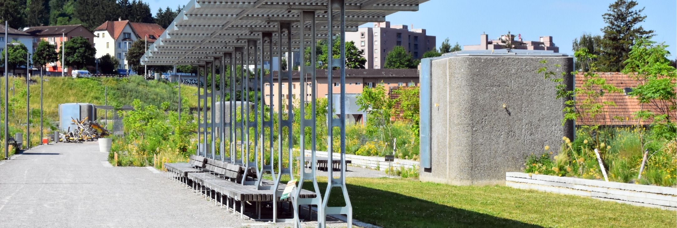 Ueberlandpark Schwamendingen: Velopa AG liefert Stadtmobiliar